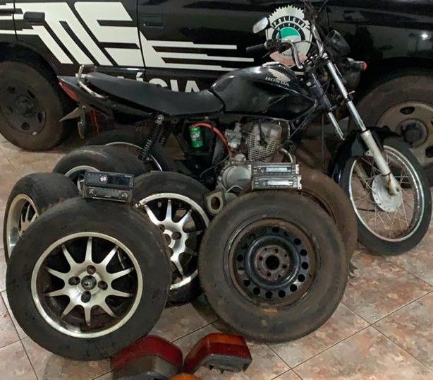 Grupo que furtou moto de pátio do Detran é identificado pela polícia
