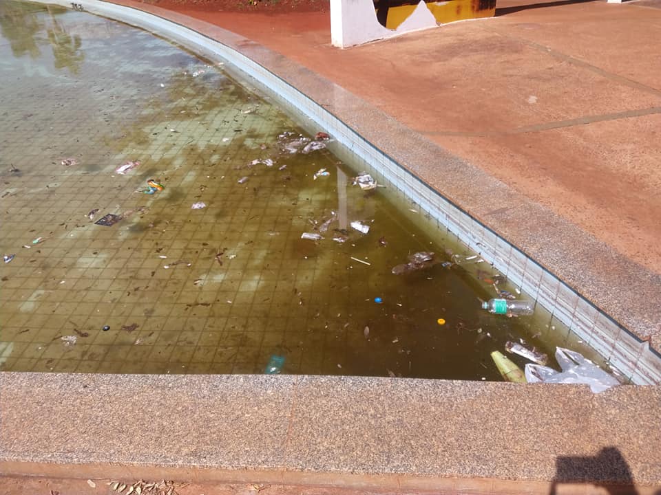 Caos em Dourados: Praça Antonio João é o retrato do descaso com a coisa pública