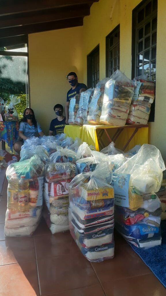 Remanescentes da Guarda Municipal ajudam a arrecadar e a distribuir 45 cestas básicas
