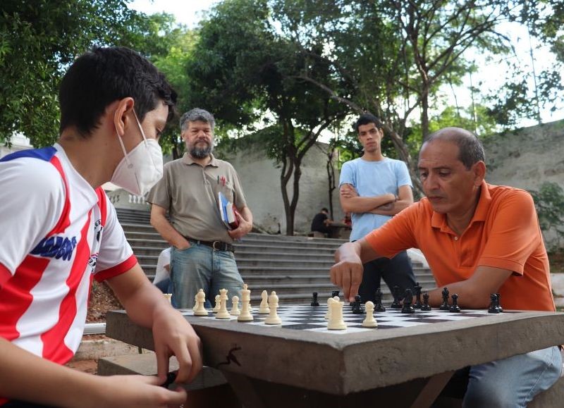 Mestre Enrique Butti: ‘Deveria haver mais profissionalização do jogo de xadrez’