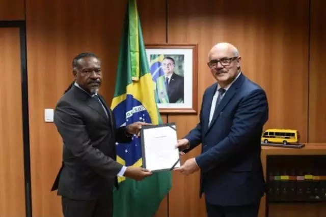Decreto d fim  interveno da UFGD, um dia aps a priso de ministro envolvido na trama