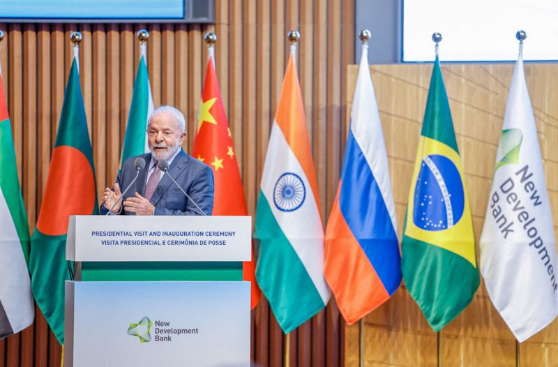 Na China, Lula fala em parceria para 'mudar governança mundial' Na China, Lula fala em parceria para 'mudar governança mundial'
