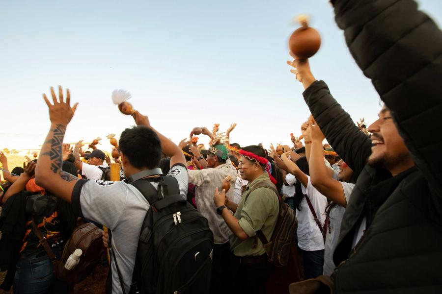 Em cerimônia ritual Guarani e Kaiowá, UFGD inaugura casa tradicional indígena no campus