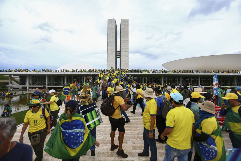 Análise: Reforma Ministerial, 8 de janeiro, Cenário Internacional e partidos