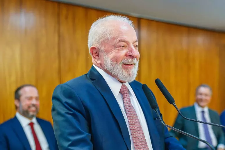 Lula fala em 'resolver' sal&aacute;rio dos professores quando economia estiver  recuperada: 'Piso &eacute; pequeno' - Folha de Dourados - Not&iacute;cias de Dourados-MS  e regi&atilde;o