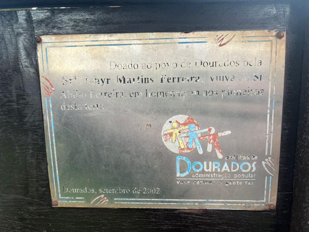 Dourados: Prefeitura restaura carreta de boi doada em setembro de 2002