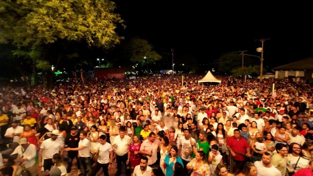 Ecoturismo em Bonito: 2024 foi recebido por 20 mil pessoas na Praça da Liberdade