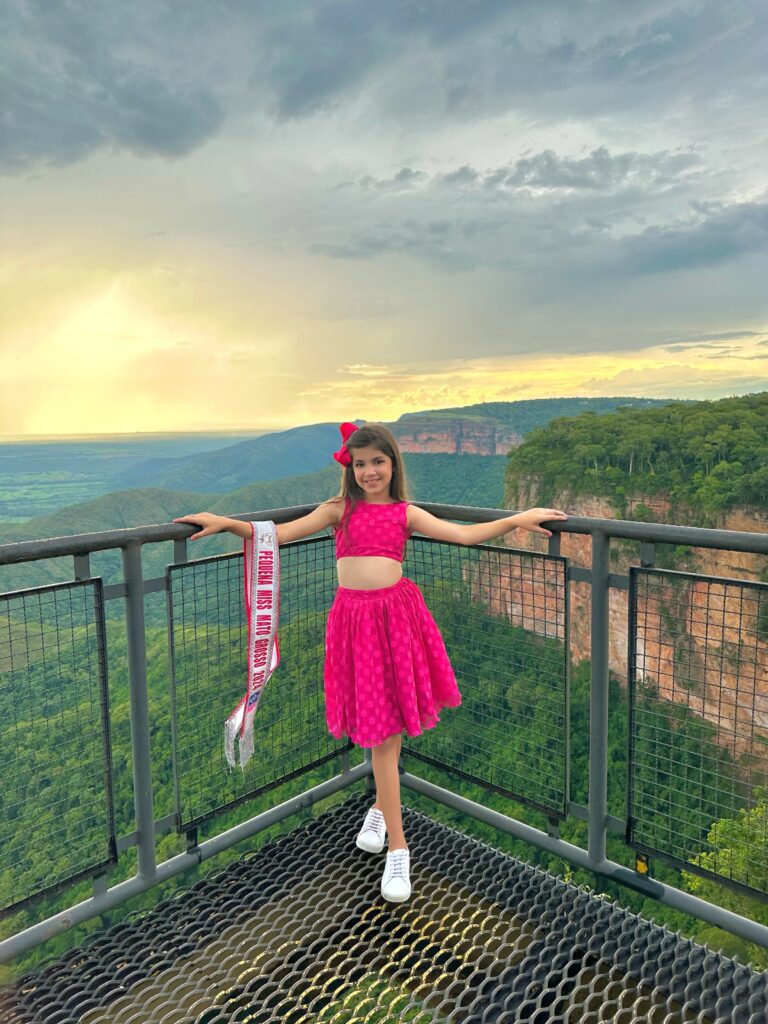 Paloma Fernandes, pequena Miss MT, realiza roteiro promovendo o turismo do Estado - Folha de