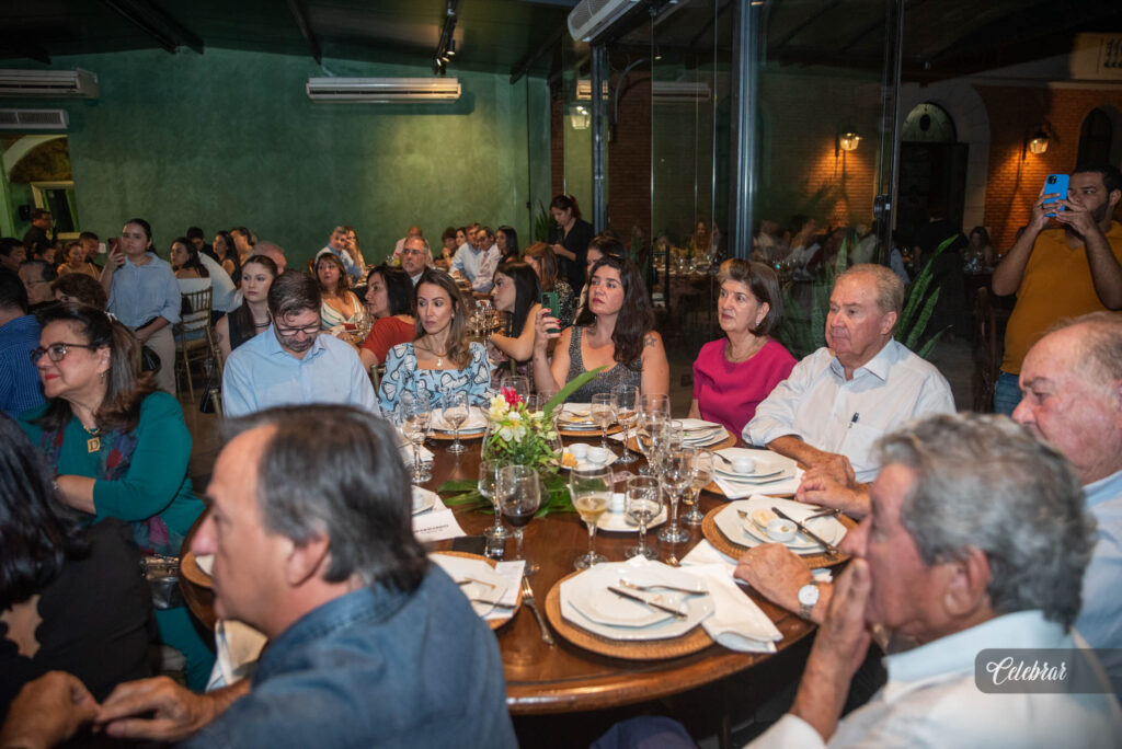 ‘Minha história em Dourados’: livro repercute na cidade; leia depoimentos e veja fotografias