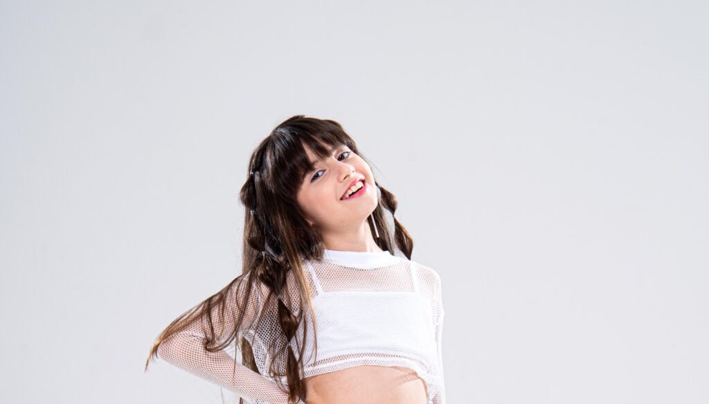 Carolina Ferreira: a mais nova 'Princesinha' do público juvenil lança música 'Risquin de Navalha' com MC Murillo PV