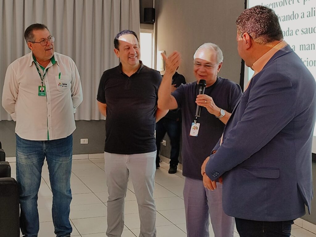 SEAF-Semadesc entrega produtos da agricultura familiar ao Sirpha Lar do Idoso SEAF-Semadesc entrega produtos da agricultura familiar ao Sirpha Lar do Idoso