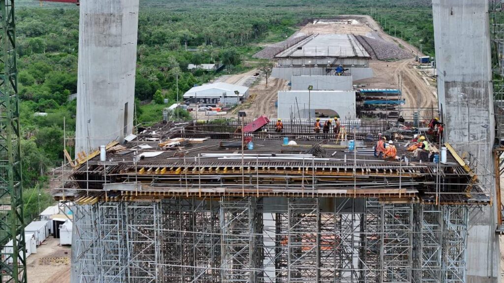 Ponte Bioceânica ganha forma sobre o rio Paraguai Ponte Bioceânica ganha forma sobre o rio Paraguai