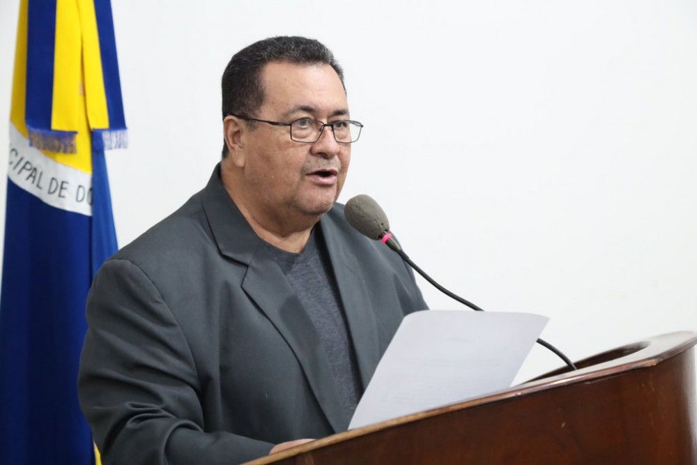 Em noite memorável, com discurso em versos, ALBD empossa novos membros Em noite memorável, com discurso em versos, ALBD empossa novos membros