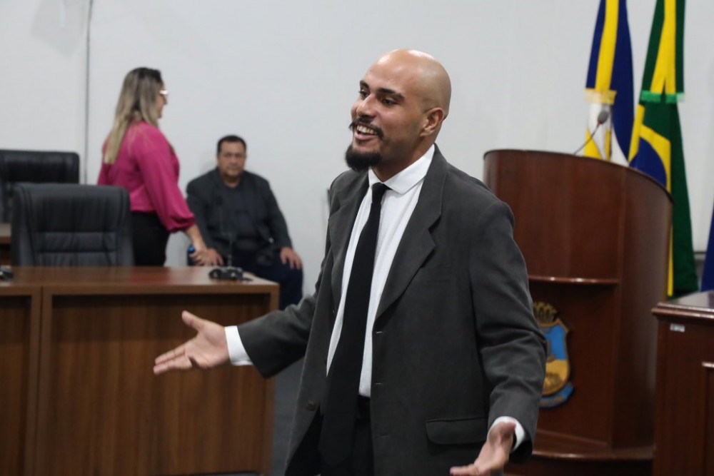 Em noite memorável, com discurso em versos, ALBD empossa novos membros Em noite memorável, com discurso em versos, ALBD empossa novos membros