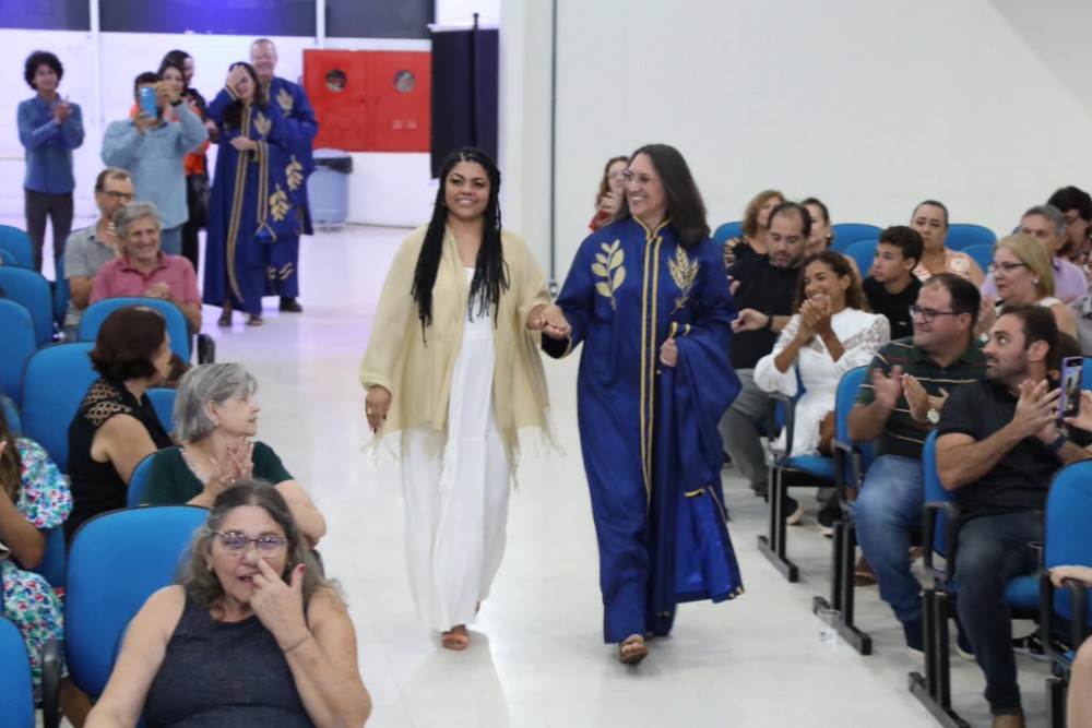 Em noite memorável, com discurso em versos, ALBD empossa novos membros Em noite memorável, com discurso em versos, ALBD empossa novos membros