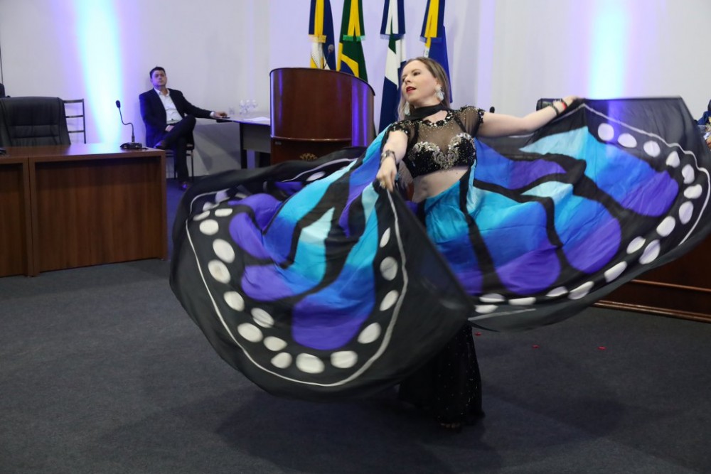 Em noite memorável, com discurso em versos, ALBD empossa novos membros Em noite memorável, com discurso em versos, ALBD empossa novos membros