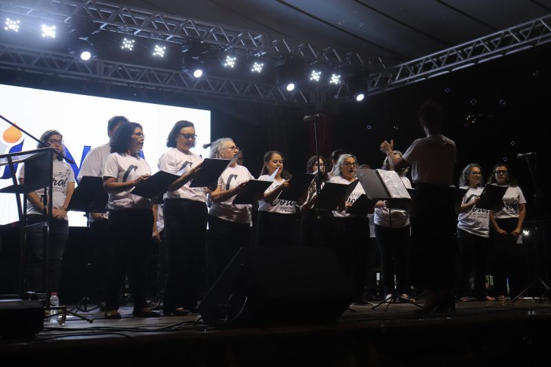 Dourados Brilha 2024 começa com queima de fogos e chegada do Papai Noel Dourados Brilha 2024 começa com queima de fogos e chegada do Papai Noel