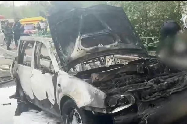 Vídeo mostra carro em chamas após explosão matar general na Rússia Vídeo mostra carro em chamas após explosão matar general na Rússia