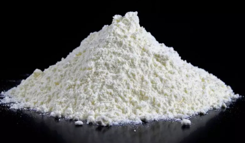 Criança é jogada do quinto andar e sobrevive apenas com arranhão; padrasto é suspeito Criança é jogada do quinto andar e sobrevive apenas com arranhão; padrasto é suspeito