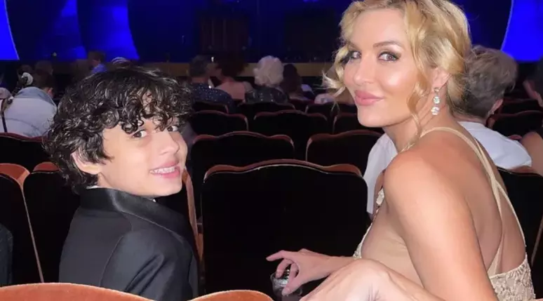 Atriz famosa lança campanha para congelar corpo do filho Atriz famosa lança campanha para congelar corpo do filho