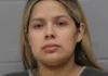 Menina desaparecida é achada presa em armário; polícia alerta para irmã desaparecida