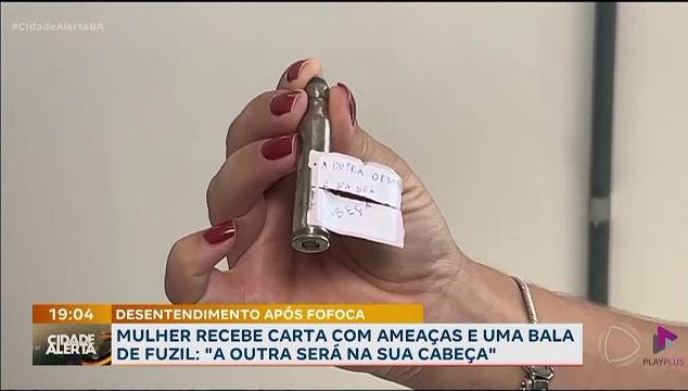 'A outra será na sua cabeça': Mulher recebe carta com ameaças e bala de fuzil 'A outra será na sua cabeça': Mulher recebe carta com ameaças e bala de fuzil