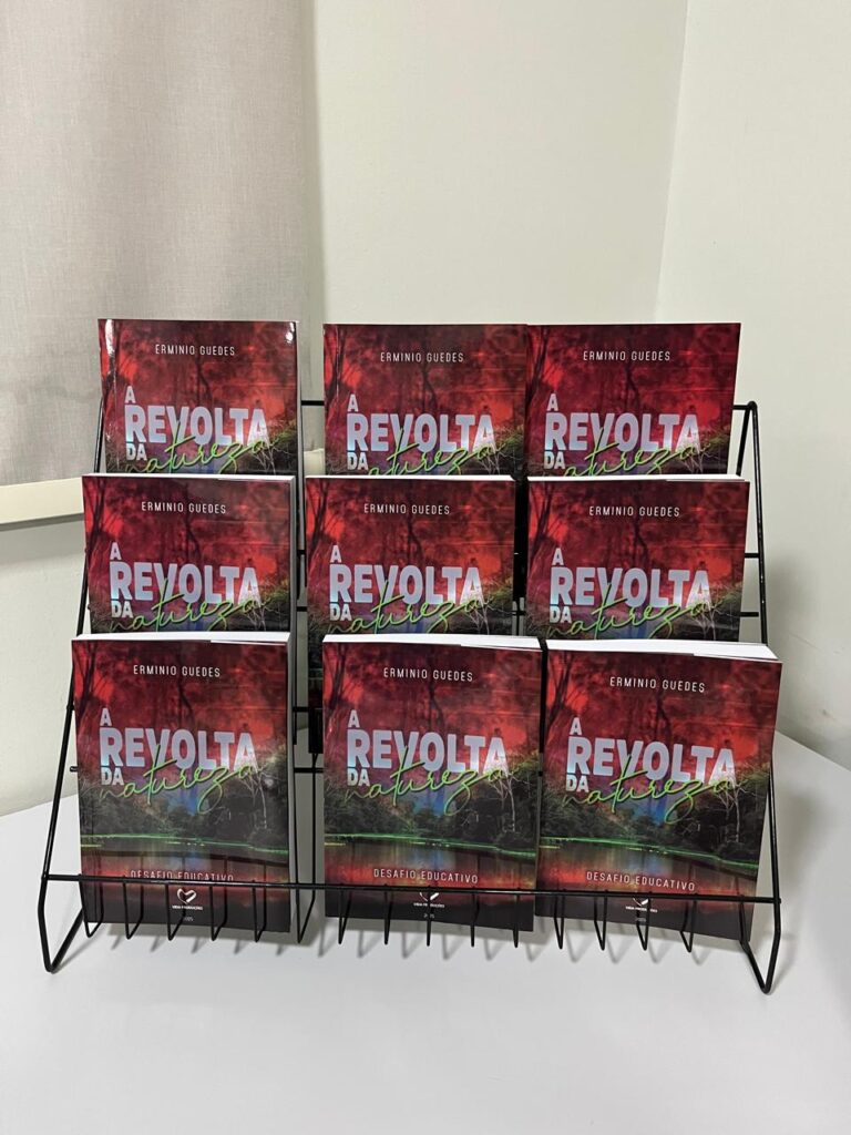 Lançamento de 'A Revolta da Natureza' reúne público em noite fria e reforça urgência da causa ambiental Lançamento de 'A Revolta da Natureza' reúne público em noite fria e reforça urgência da causa ambiental