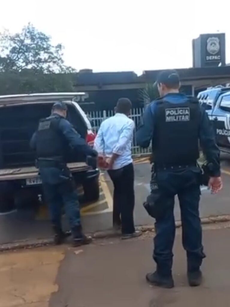 Homem é encontrado morto em matagal às margens do Anel Viário em Dourados Homem é encontrado morto em matagal às margens do Anel Viário em Dourados