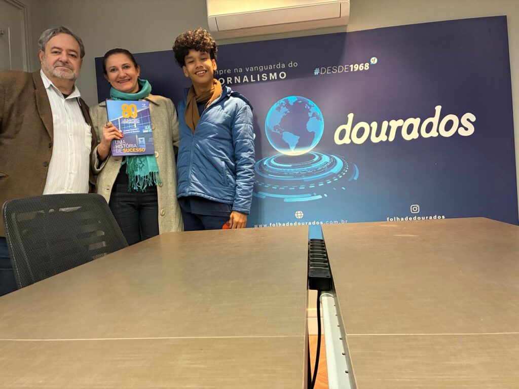 Zezé e João Martinelli dialogam sobre Educação, literatura e música na Folha de Dourados Zezé e João Martinelli dialogam sobre Educação, literatura e música na Folha de Dourados