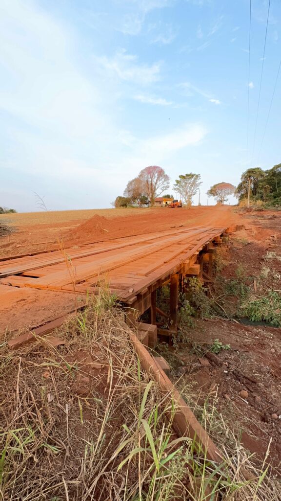 Governo atende pedido de Lia e entrega ponte no Assentamento Corona, em Ponta Porã Governo atende pedido de Lia e entrega ponte no Assentamento Corona, em Ponta Porã