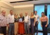 Família Tozzi Junqueira recebe exemplares de livro histórico na Folha de Dourados