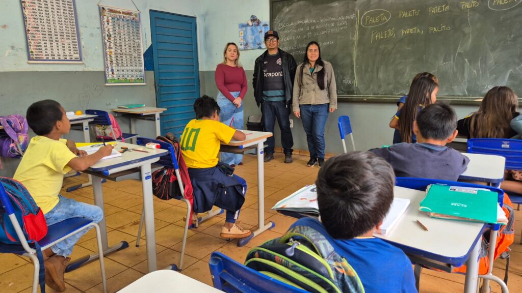Lia Nogueira garante ar-condicionado em todas as salas de escola indígena de Dourados Lia Nogueira garante ar-condicionado em todas as salas de escola indígena de Dourados