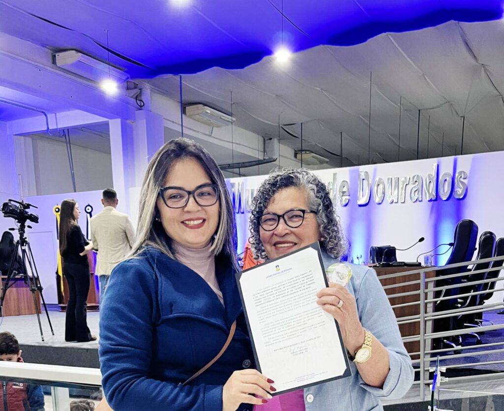 De paciente a líder voluntária: Maria Aparecida recebe homenagem da Câmara de Dourados De paciente a líder voluntária: Maria Aparecida recebe homenagem da Câmara de Dourados