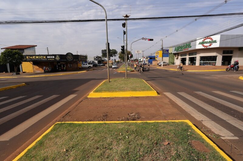 Após recapeamento, prefeitura inicia sinalização de trânsito no Grande Água Boa
