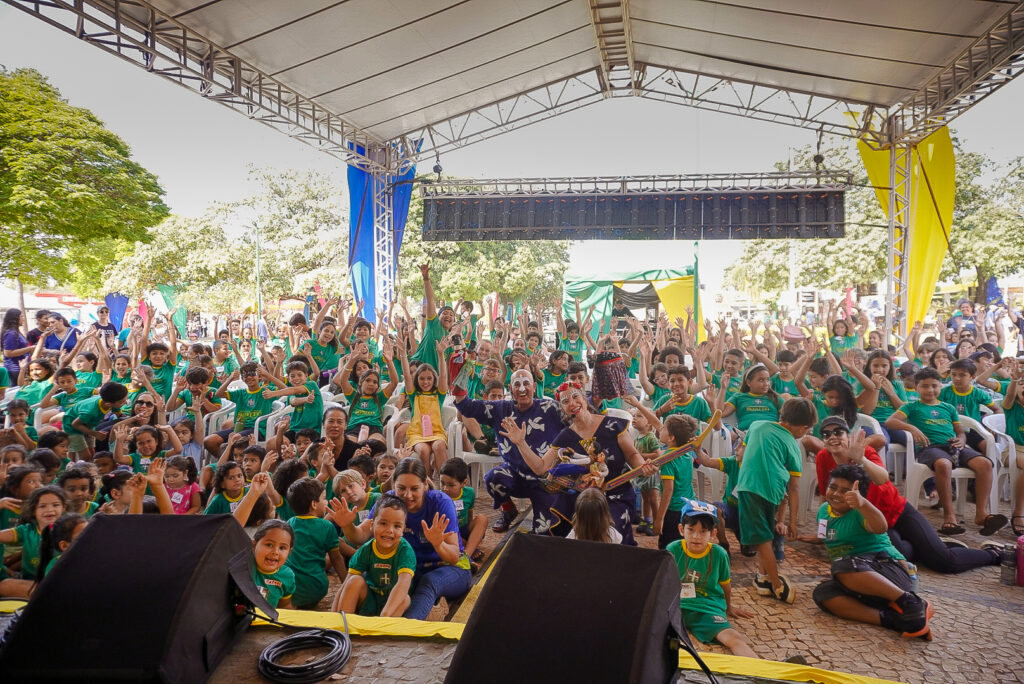 FLIB 2025 teve recorde de público, encontros marcantes e projeção para os 10 anos de feira