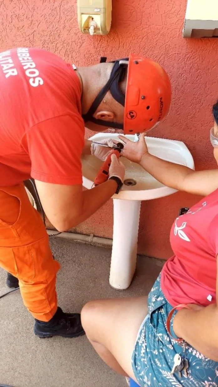 image_870x_68d08bca99af2