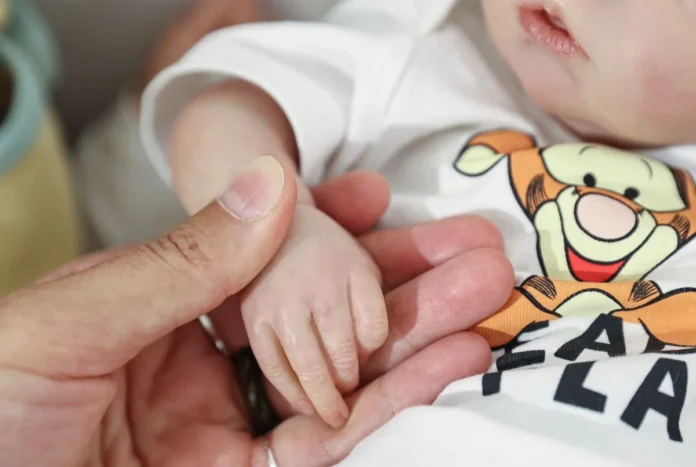 a-relacao-emocional-com-bebes-rebornGettyImages-1235571847