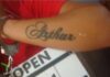 Mãe que espancou filho de 9 anos até a morte tinha tatuagem com nome da criança