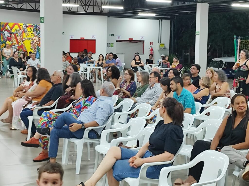 Sarau LeiA Mulheres reúne cerca de 200 pessoas na ADUF Dourados