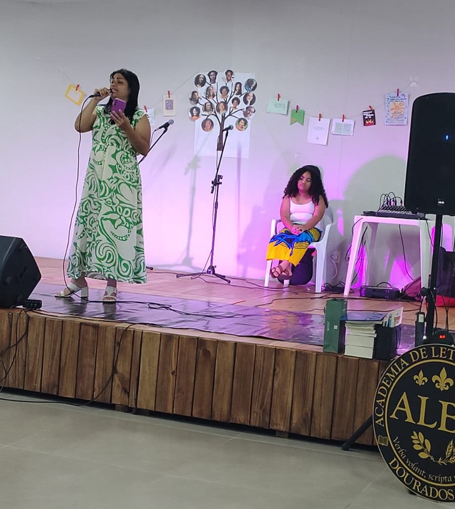 Sarau LeiA Mulheres reúne cerca de 200 pessoas na ADUF Dourados