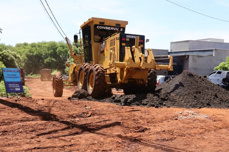 Prefeitura inicia obras para acabar com alagamentos no final da Rua Pedro Rigotti Prefeitura inicia obras para acabar com alagamentos no final da Rua Pedro Rigotti