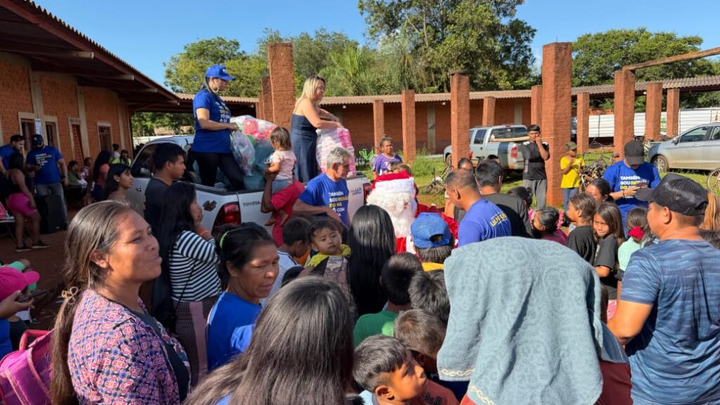 Deputada Lia Nogueira leva alegria a centenas de crianças na Aldeia Bororó