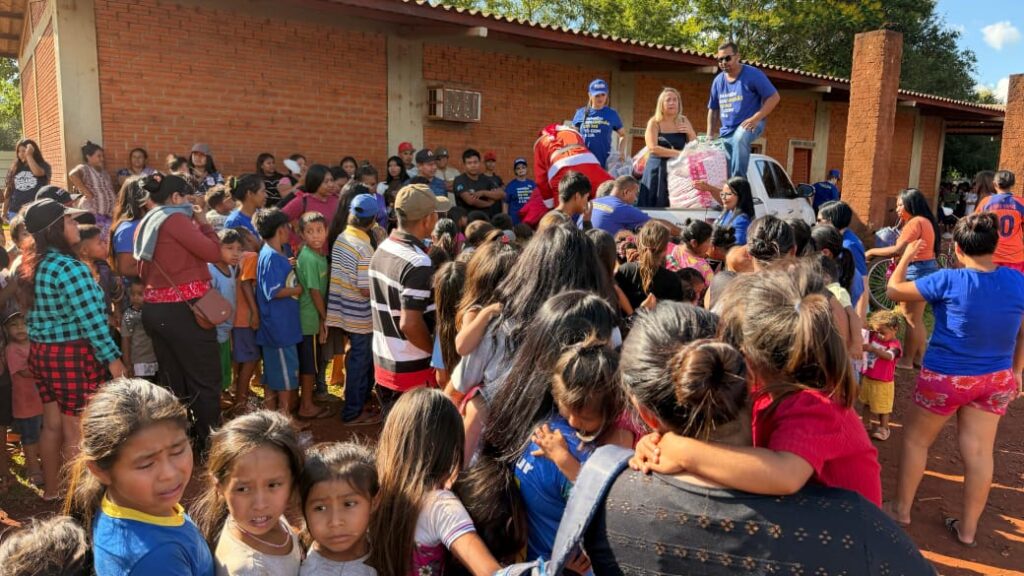 Deputada Lia Nogueira leva alegria a centenas de crianças na Aldeia Bororó
