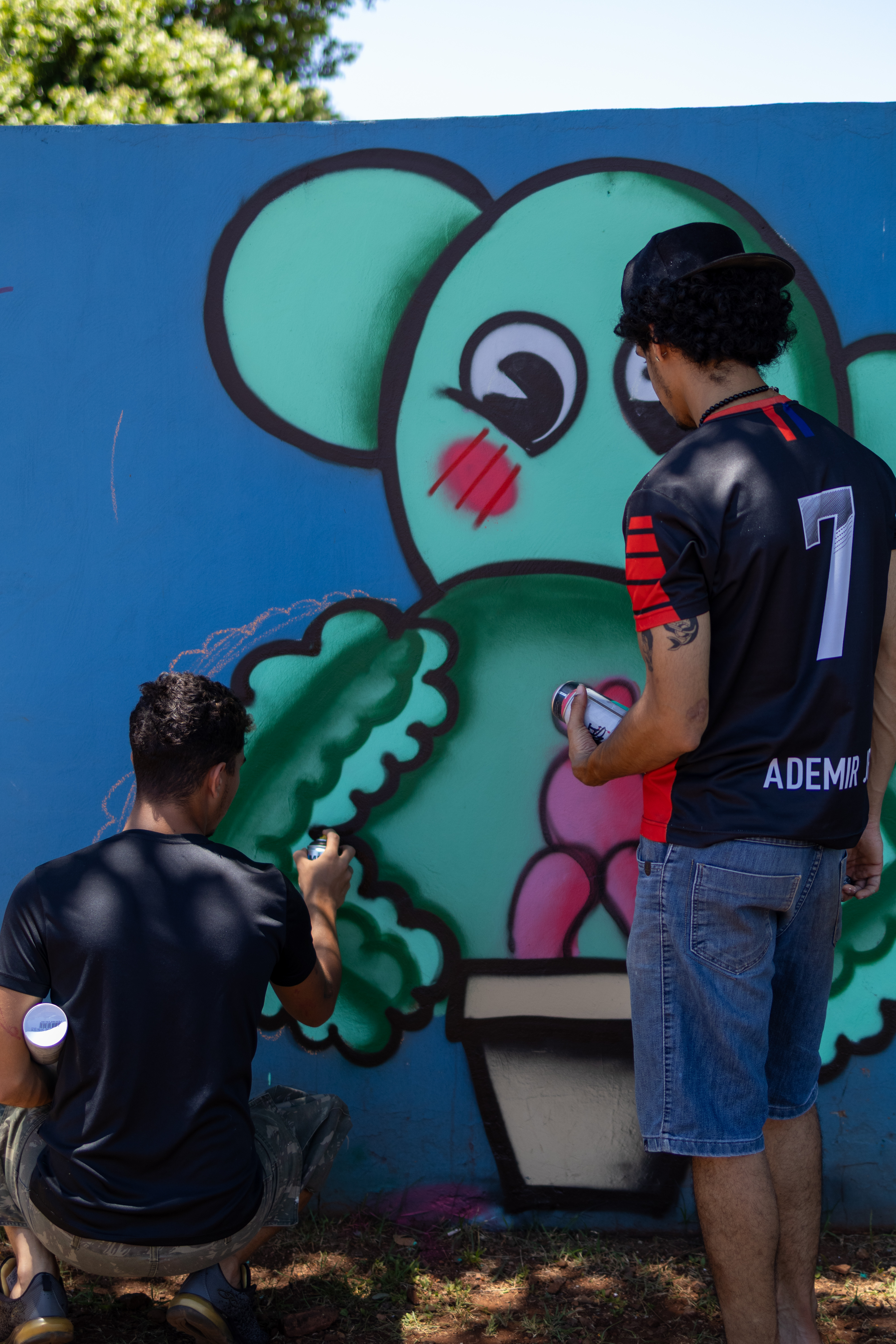 Artistas transformam o CEIM Professora Irany Batista de Matos em um grande mural coletivo