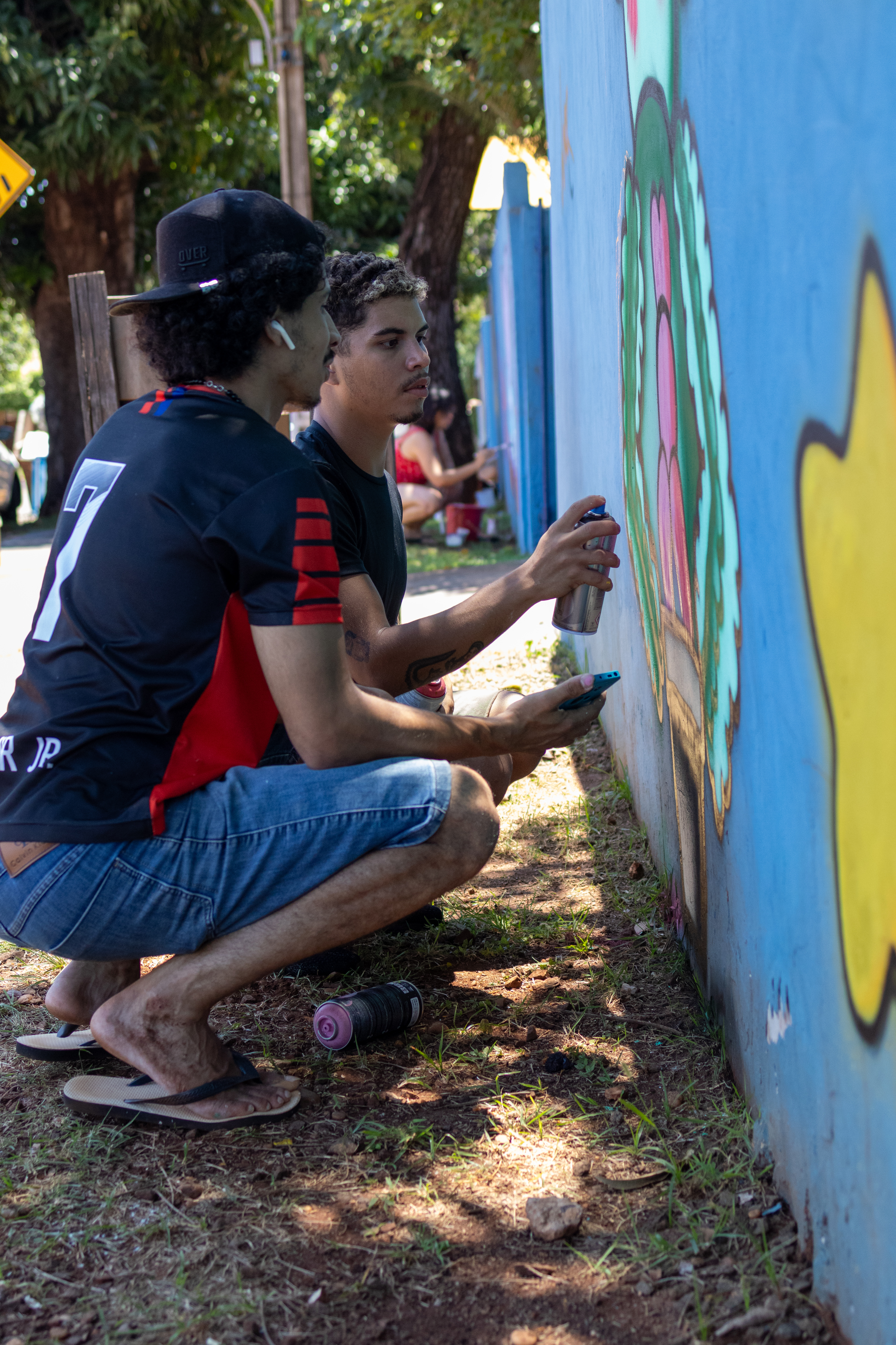 Artistas transformam o CEIM Professora Irany Batista de Matos em um grande mural coletivo