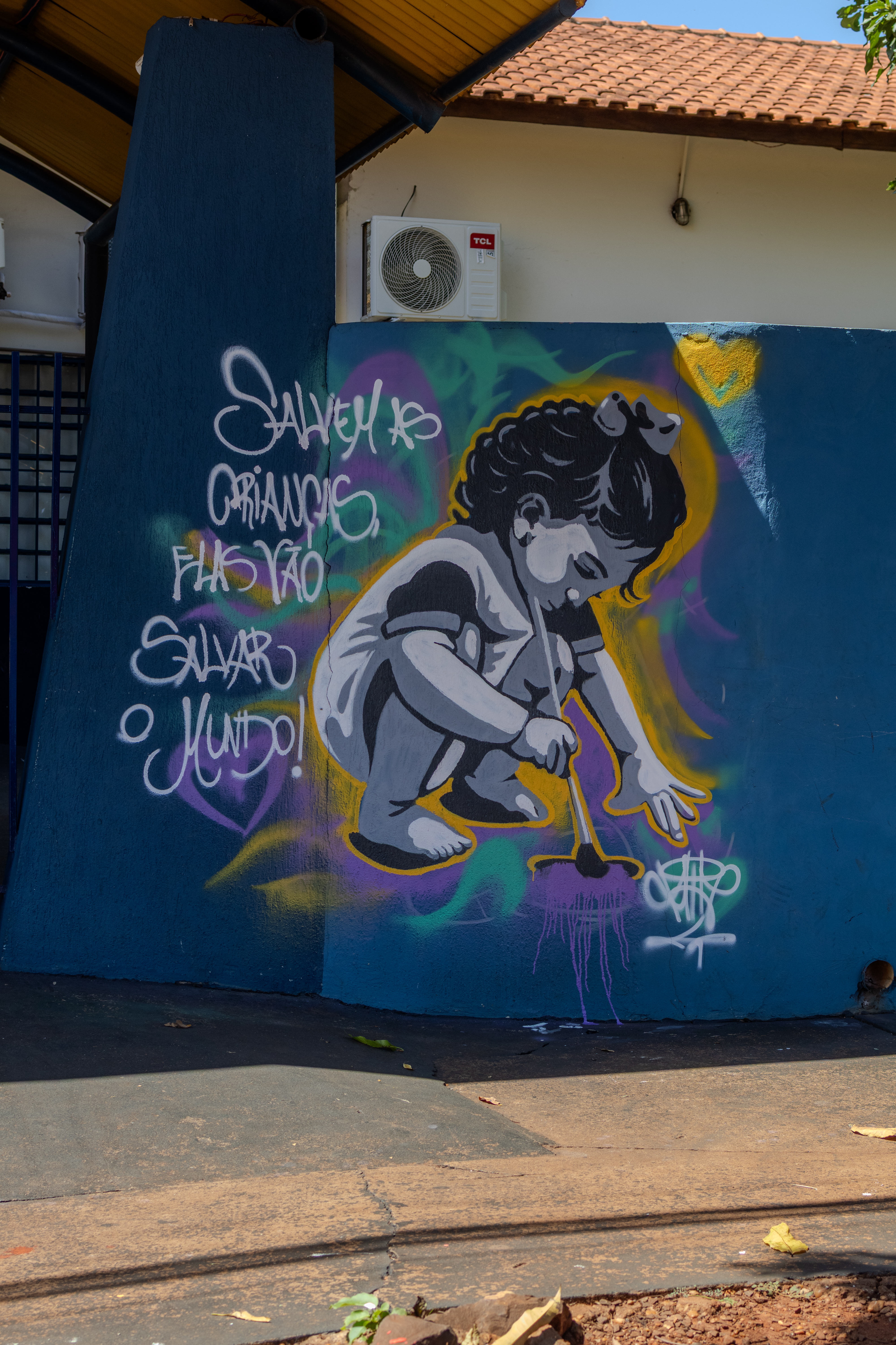 Artistas transformam o CEIM Professora Irany Batista de Matos em um grande mural coletivo