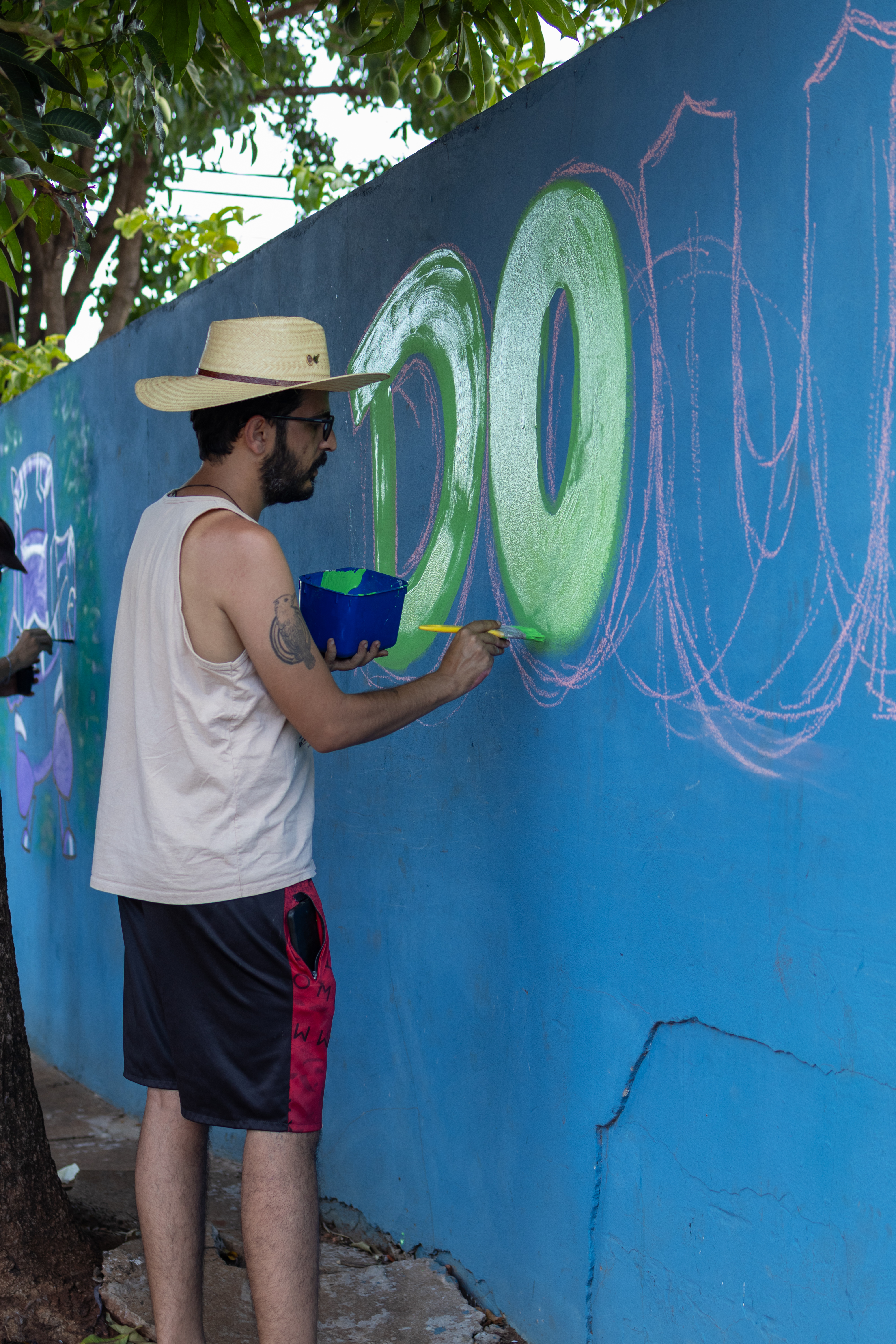 Artistas transformam o CEIM Professora Irany Batista de Matos em um grande mural coletivo