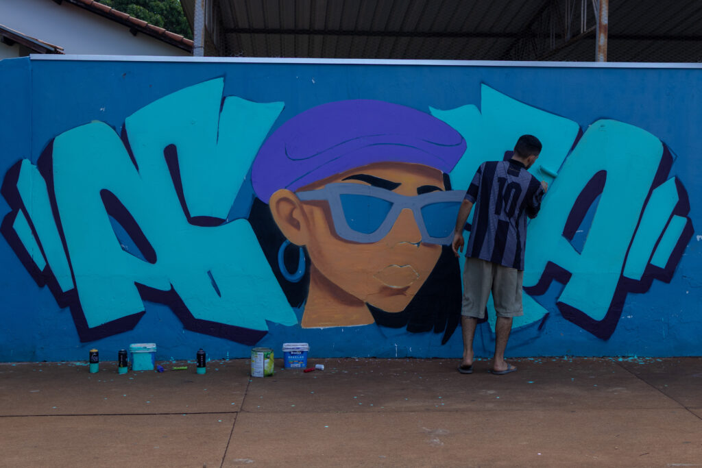 Artistas transformam o CEIM Professora Irany Batista de Matos em um grande mural coletivo