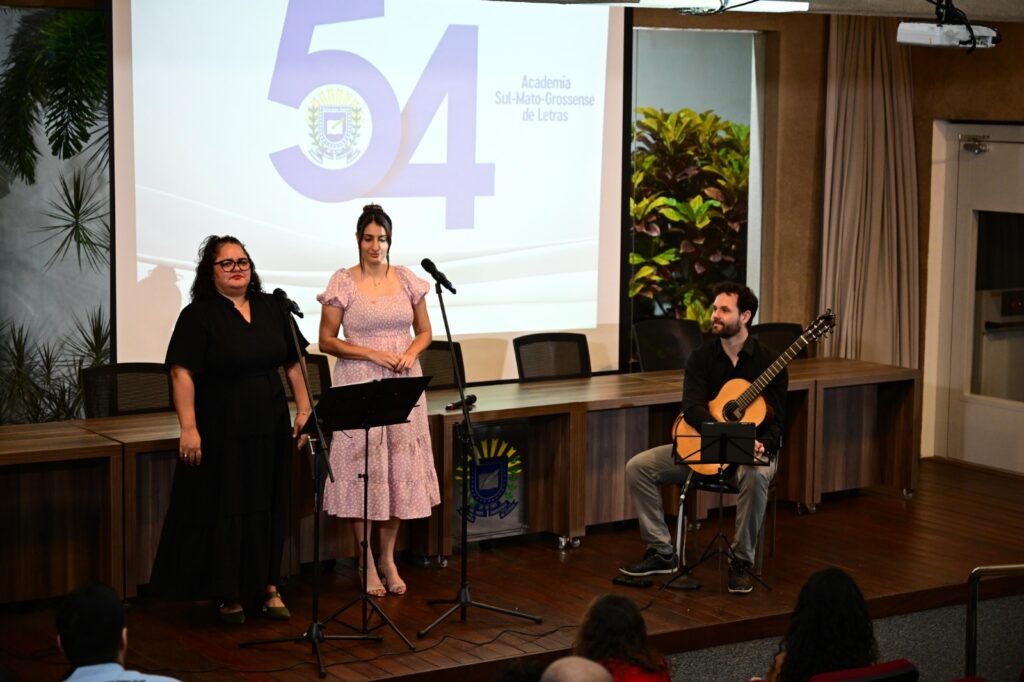 Palestras Imortais: Godofredo de Oliveira Neto defende autonomia da literatura no último Chá Acadêmico da ASL em 2025