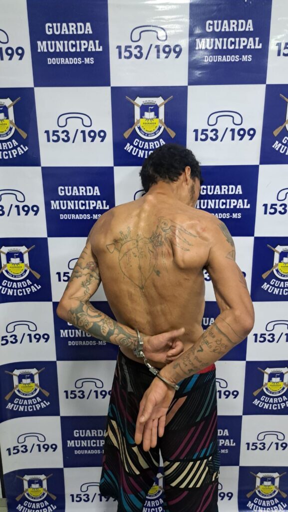 Patrulha prende homem por dano, invasão de domicílio e com Mandado de Prisão em aberto